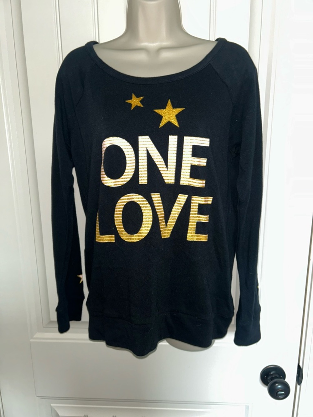 NWT Chaser Black 'ONE LOVE' Gold Foil Graphic Sweatshirt Sz M